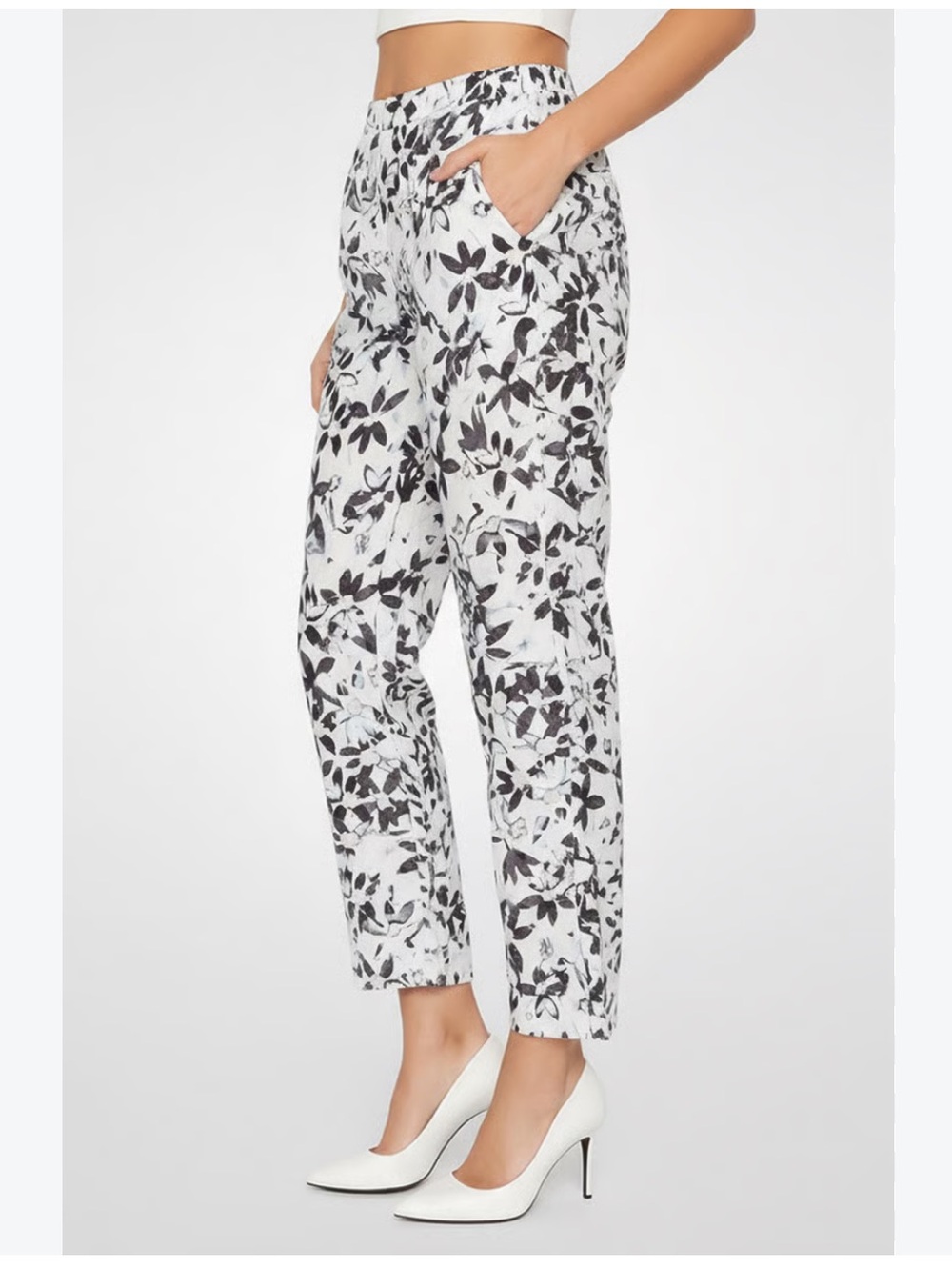 Women's White Floral Print Ankle Pants ladies size 12